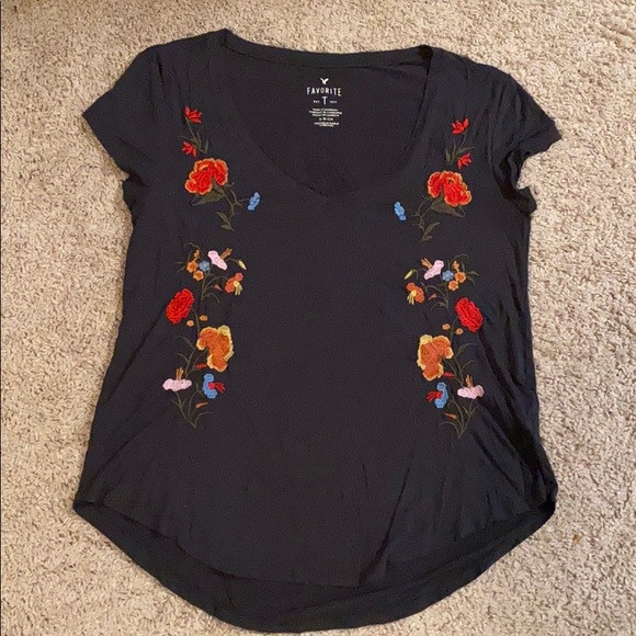 American Eagle Outfitters Tops - American Eagle embroidered v neck tee